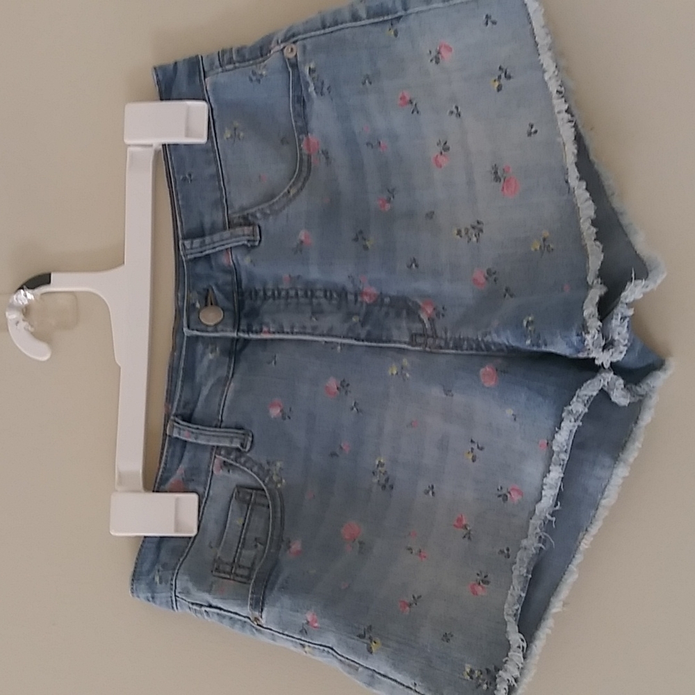 Wild fable shorts size 8